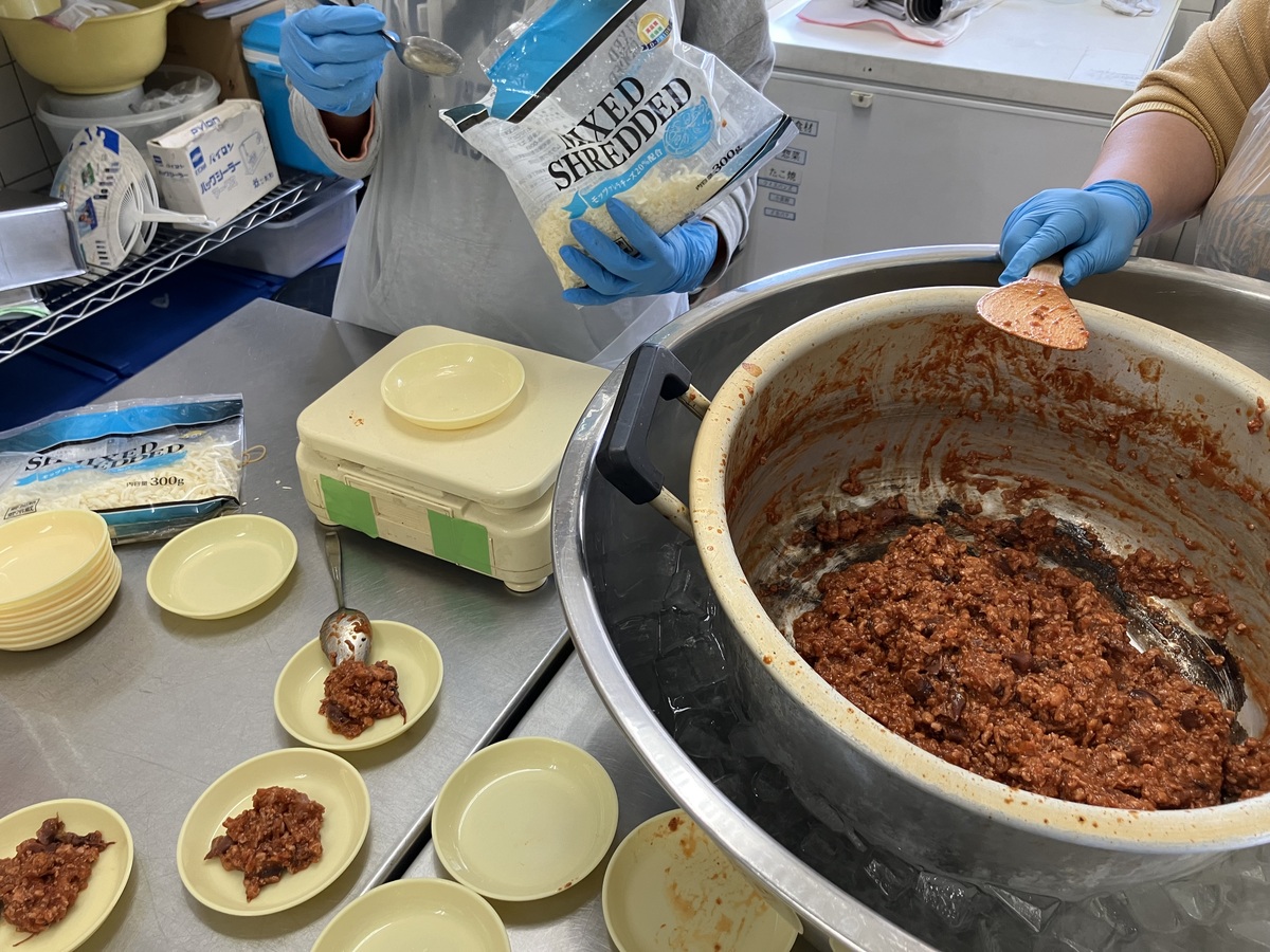 露店商品仕込み（水産加工）